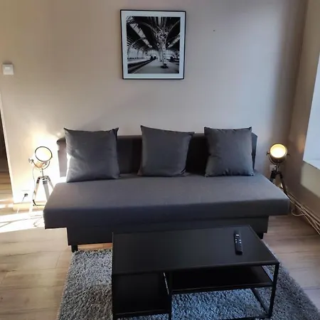 4 Personnes Proche Du Chateau 세단