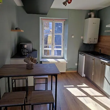 4 Personnes Proche Du Chateau Apartment