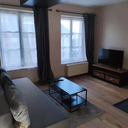 4 Personnes Proche Du Chateau 아파트 *